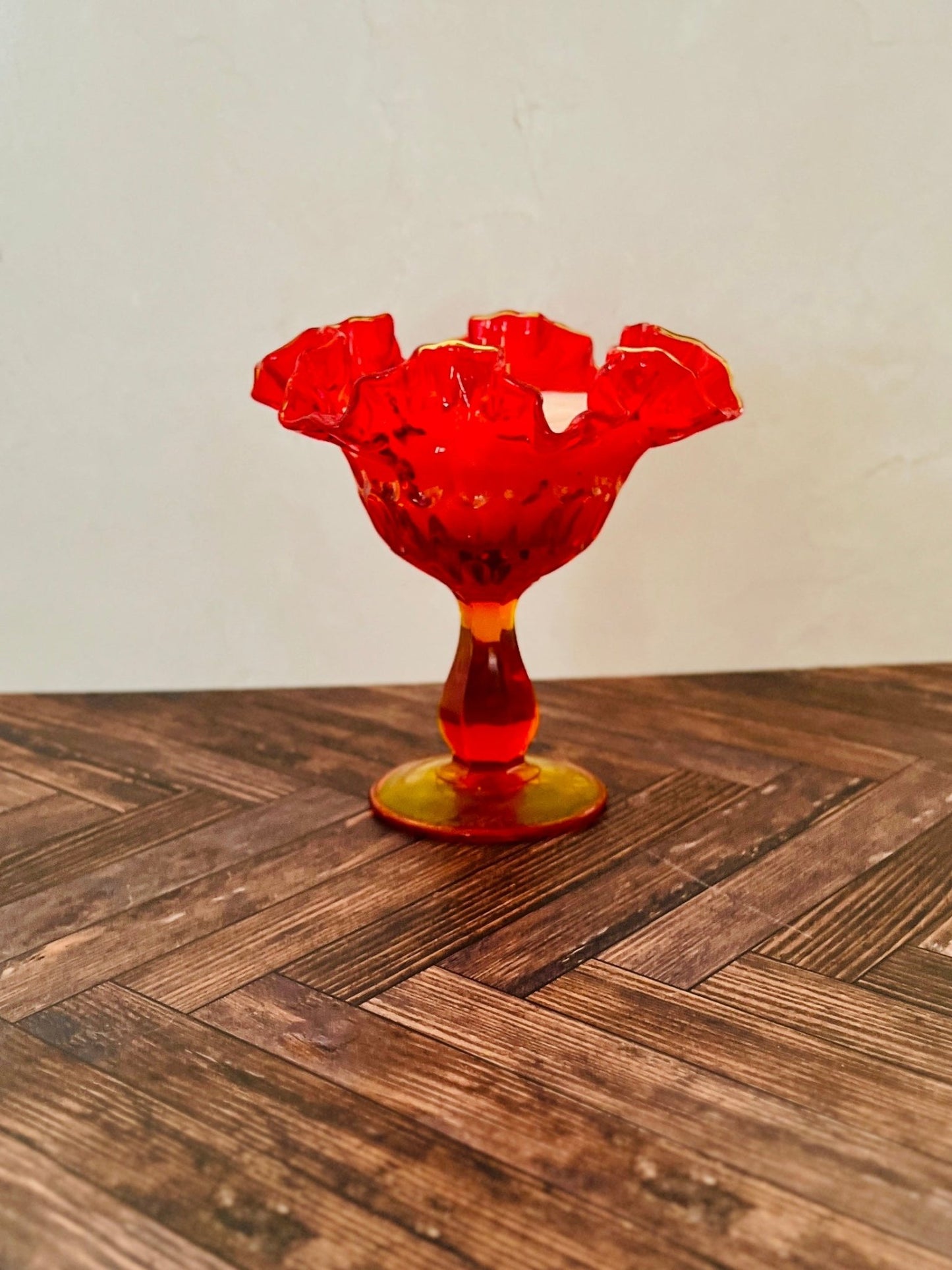 Amberina Ruffle - Glass - Modern Vintage Candle