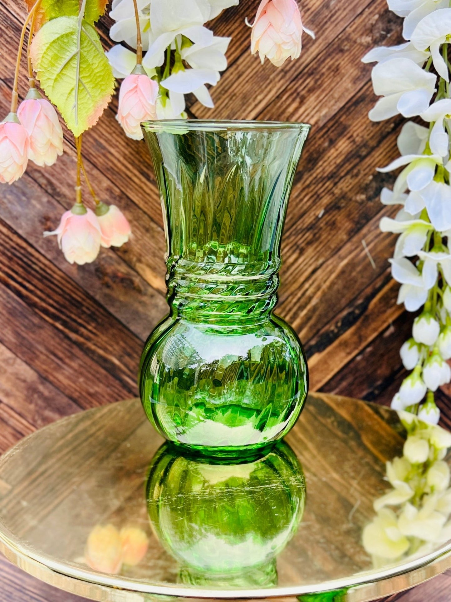 Green Optic Swirl - Glass - Modern Vintage Candle