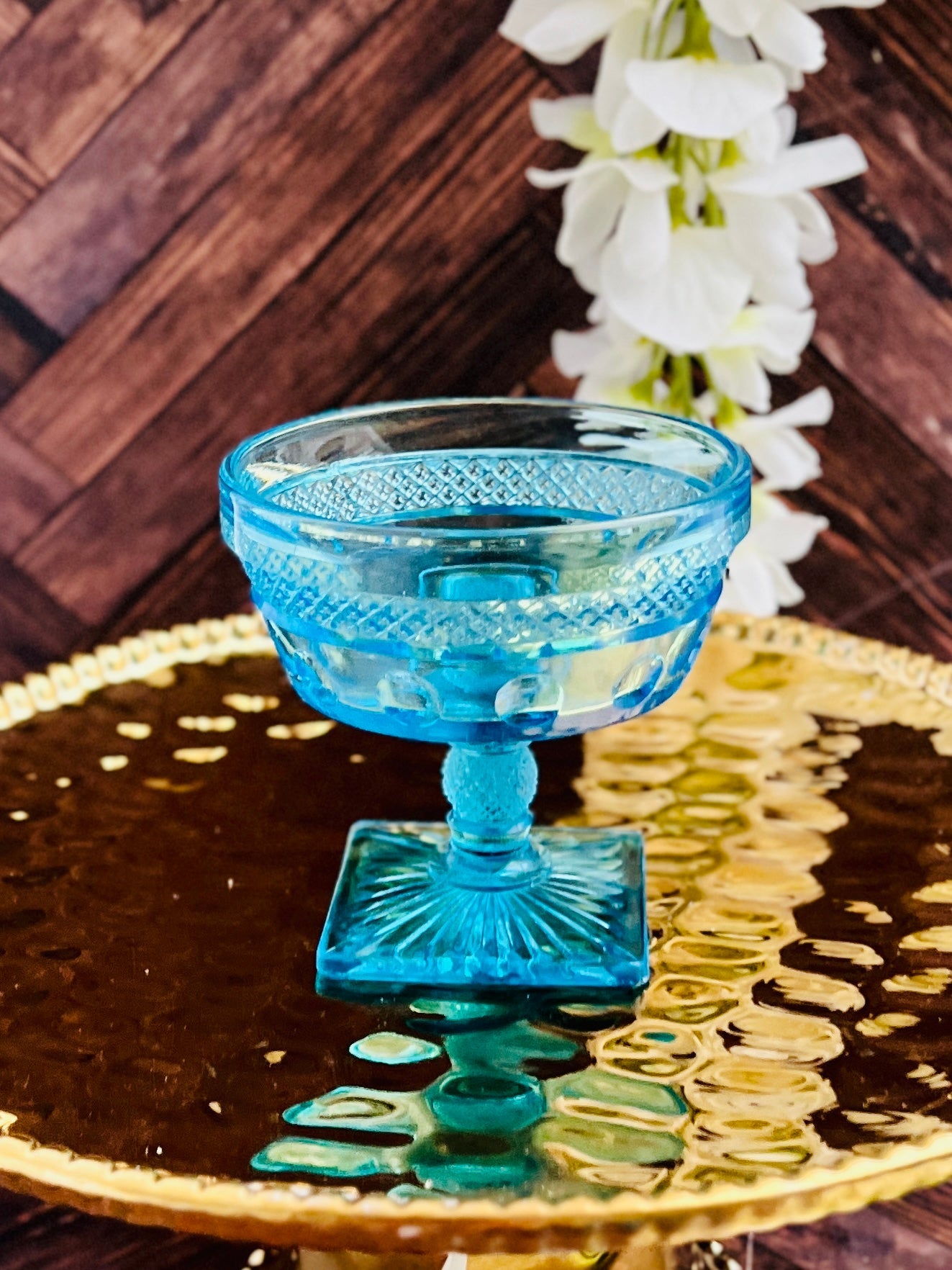 Opal Champagne - Glass - Modern Vintage Candle